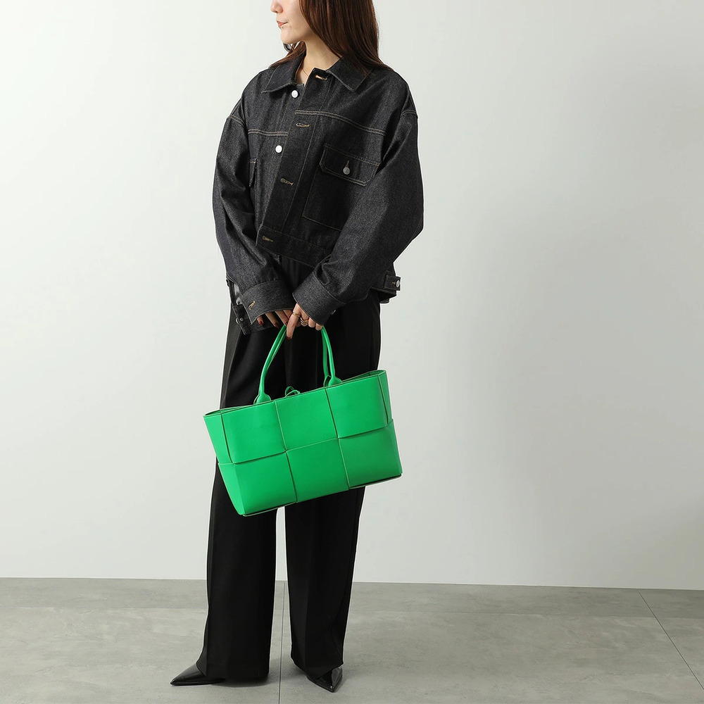 BOTTEGA VENETA Arco Tote Bag Maxi Intrecciato Leather Pouch